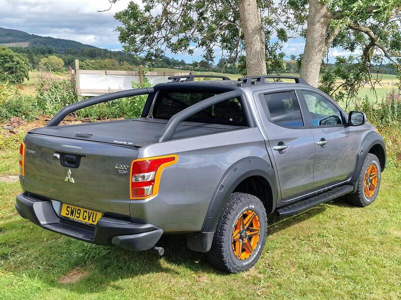 Mitsubishi L200 L200 2.4 DI-D DC Barbarian SVP II 4WD Euro 6 4dr - U1