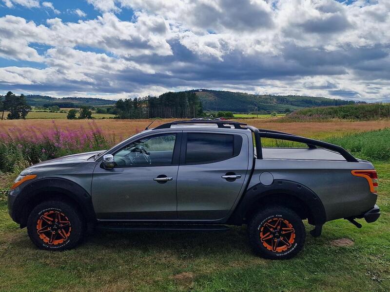 Mitsubishi L200 L200 2.4 DI-D DC Barbarian SVP II 4WD Euro 6 4dr - U1