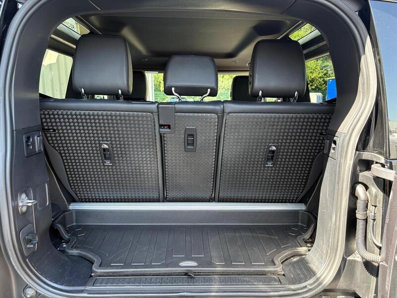 Land Rover Defender 90 3.0 D250 MHEV X-Dynamic SE SUV 3dr Diesel Auto 4WD Euro 6 (s/s) (250 ps) - U1