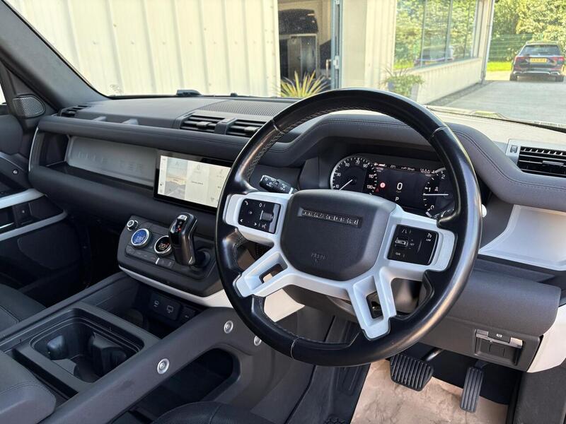 Land Rover Defender 90 3.0 D250 MHEV X-Dynamic SE SUV 3dr Diesel Auto 4WD Euro 6 (s/s) (250 ps) - U1