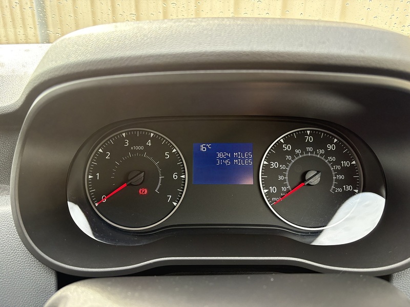 Dacia Duster 1.0 TCe Essential SUV 5dr Petrol Manual Euro 6 (s/s) (90 ps) - U22