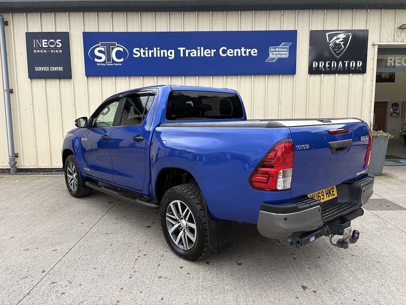 Toyota Hilux D-4D Invincible X - U30
