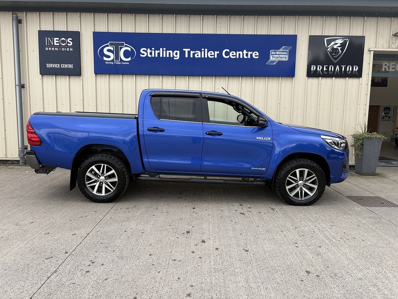 Toyota Hilux D-4D Invincible X - U30