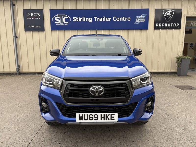 Toyota Hilux D-4D Invincible X - U30