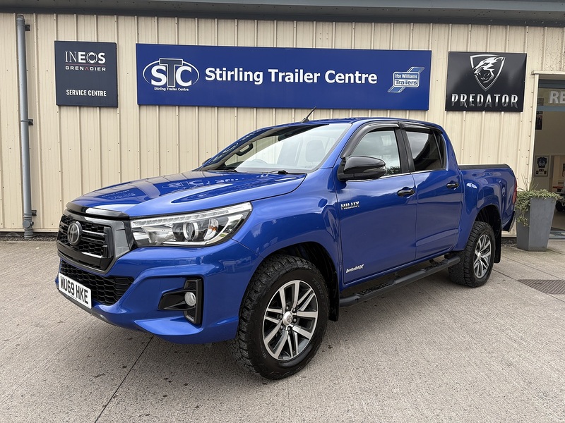 Toyota Hilux D-4D Invincible X - U30