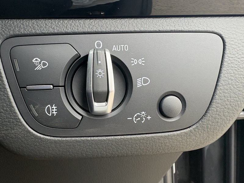Audi Q5 2.0 TDI 40 Black Edition SUV 5dr Diesel S Tronic quattro Euro 6 (s/s) (190 ps) - U33