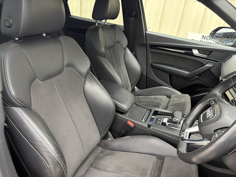 Audi Q5 2.0 TDI 40 Black Edition SUV 5dr Diesel S Tronic quattro Euro 6 (s/s) (190 ps) - U33