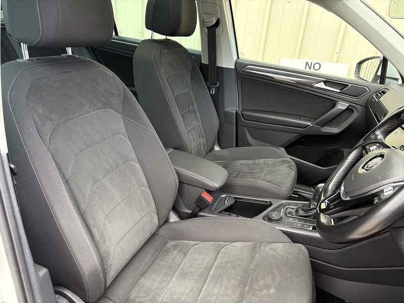 Volkswagen Tiguan 2.0 TDI SEL SUV 5dr Diesel DSG 4Motion Euro 6 (s/s) (150 ps) - U34