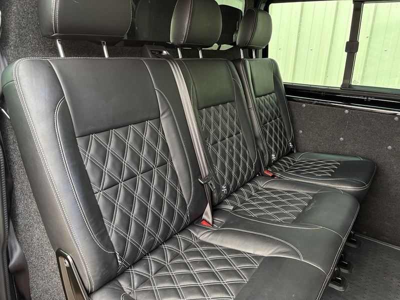 Volkswagen Transporter 2.0 BiTDI T32 BlueMotion Tech Window Van 4dr Diesel DSG 4Motion SWB Euro 6 (s/s) (204 ps) - U38