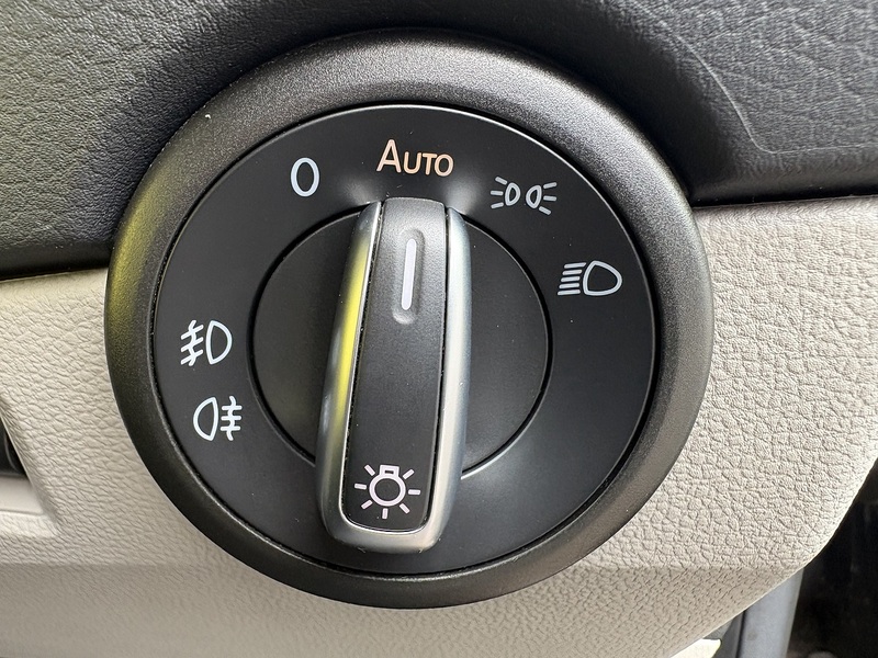 Volkswagen Transporter 2.0 BiTDI T32 BlueMotion Tech Window Van 4dr Diesel DSG 4Motion SWB Euro 6 (s/s) (204 ps) - U38