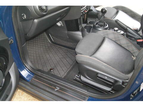 MINI Hatch Cooper Seven - U17