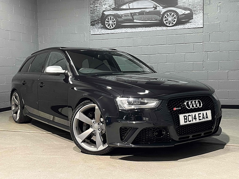 Audi 4.2 FSI V8 Estate 5dr Petrol S Tronic quattro Euro 5 (450 ps)