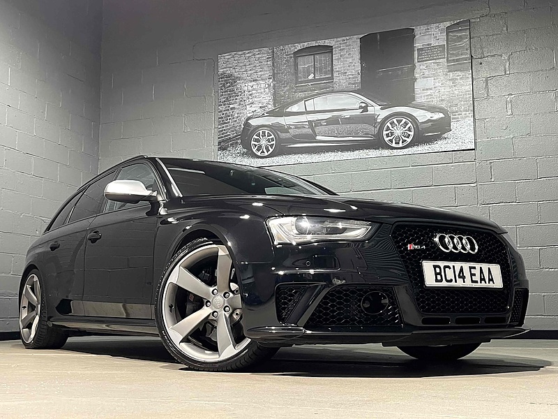 Audi 4.2 FSI V8 Estate 5dr Petrol S Tronic quattro Euro 5 (450 ps)