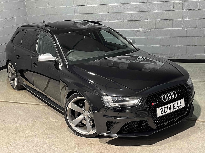 Audi 4.2 FSI V8 Estate 5dr Petrol S Tronic quattro Euro 5 (450 ps)