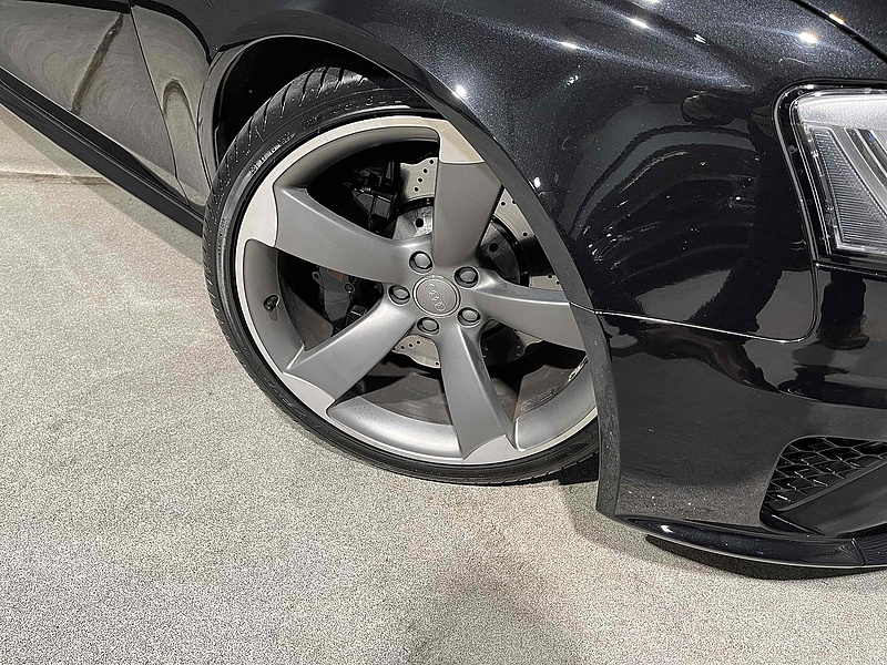 Audi 4.2 FSI V8 Estate 5dr Petrol S Tronic quattro Euro 5 (450 ps)