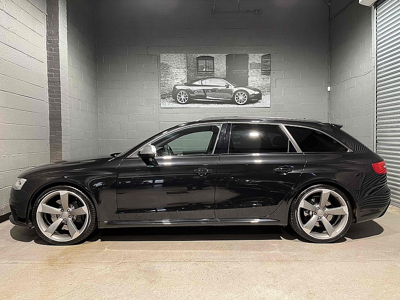 Audi 4.2 FSI V8 Estate 5dr Petrol S Tronic quattro Euro 5 (450 ps)