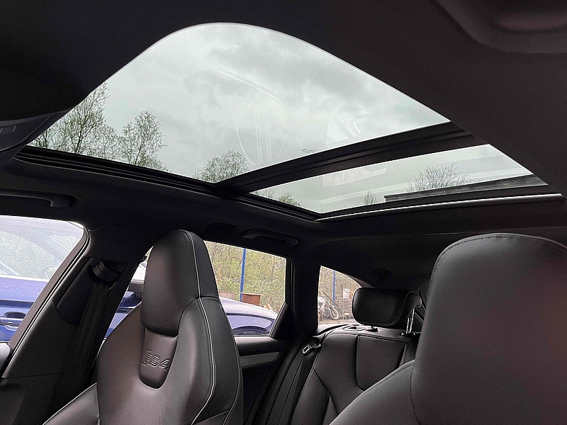 Audi 4.2 FSI V8 Estate 5dr Petrol S Tronic quattro Euro 5 (450 ps)