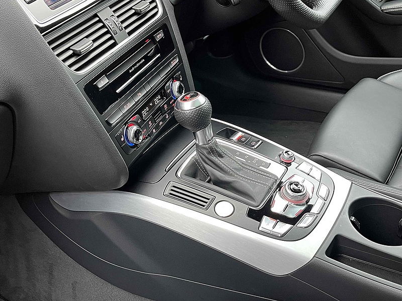 Audi 4.2 FSI V8 Estate 5dr Petrol S Tronic quattro Euro 5 (450 ps)