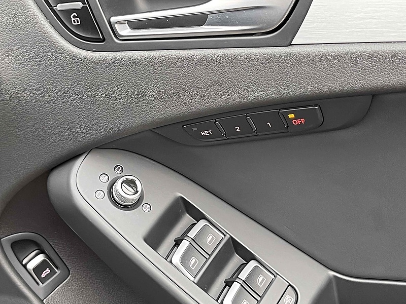 Audi 4.2 FSI V8 Estate 5dr Petrol S Tronic quattro Euro 5 (450 ps)