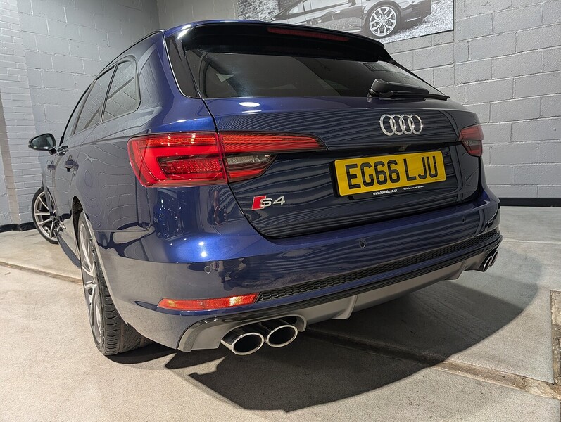 Audi 3.0 TFSI V6 Estate 5dr Petrol Tiptronic quattro Euro 6 (s/s) (354 ps)