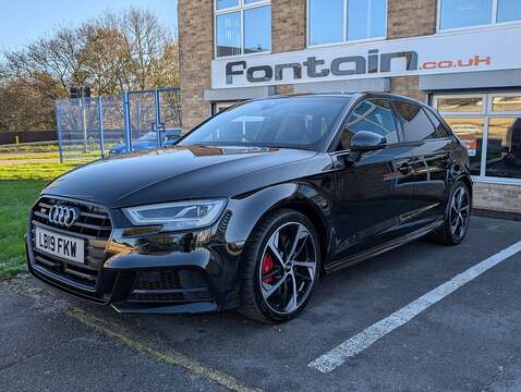 Audi 2.0 TFSI Black Edition Sportback 5dr Petrol S Tronic quattro Euro 6 (s/s) (300 ps)