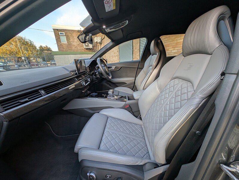 Audi 3.0 TDI V6 Black Edition Estate 5dr Diesel Tiptronic quattro Euro 6 (s/s) (341 ps)