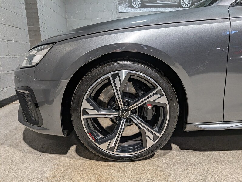 Audi 3.0 TDI V6 Black Edition Estate 5dr Diesel Tiptronic quattro Euro 6 (s/s) (341 ps)