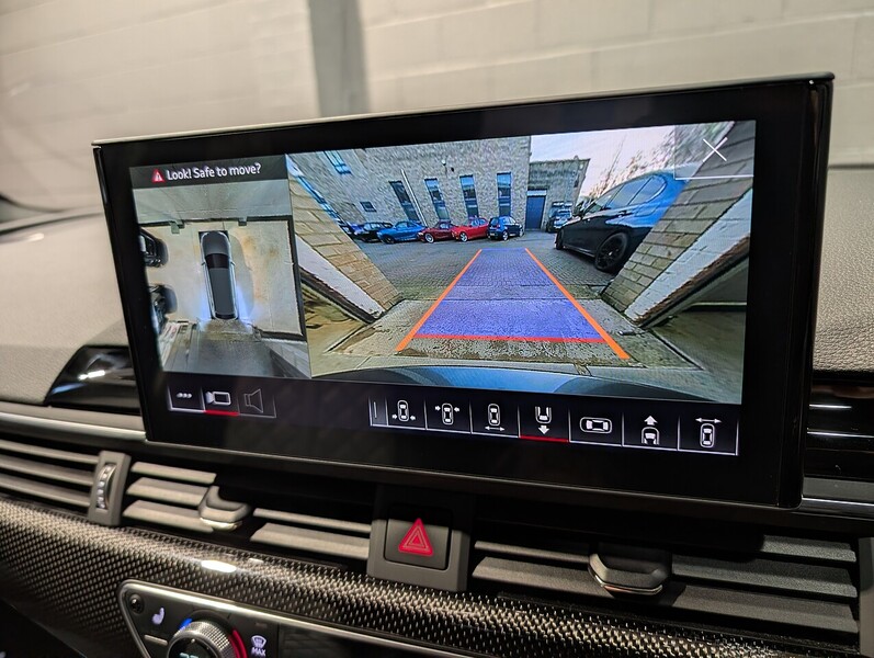 Audi 3.0 TDI V6 Black Edition Estate 5dr Diesel Tiptronic quattro Euro 6 (s/s) (341 ps)