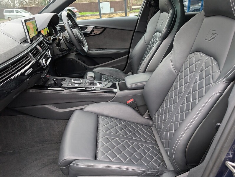 Audi 3.0 TFSI V6 Estate 5dr Petrol Tiptronic quattro Euro 6 (s/s) (354 ps)