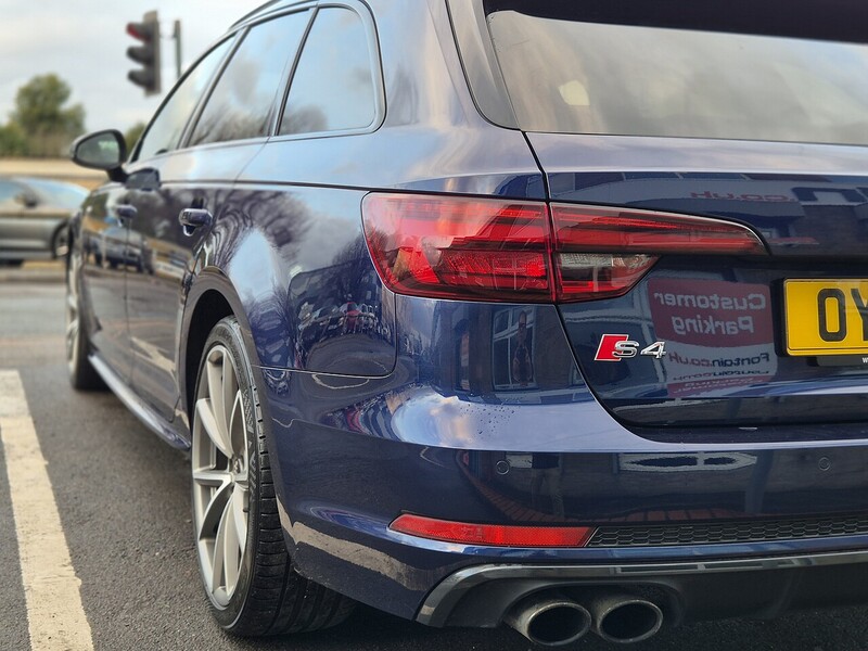 Audi 3.0 TFSI V6 Estate 5dr Petrol Tiptronic quattro Euro 6 (s/s) (354 ps)