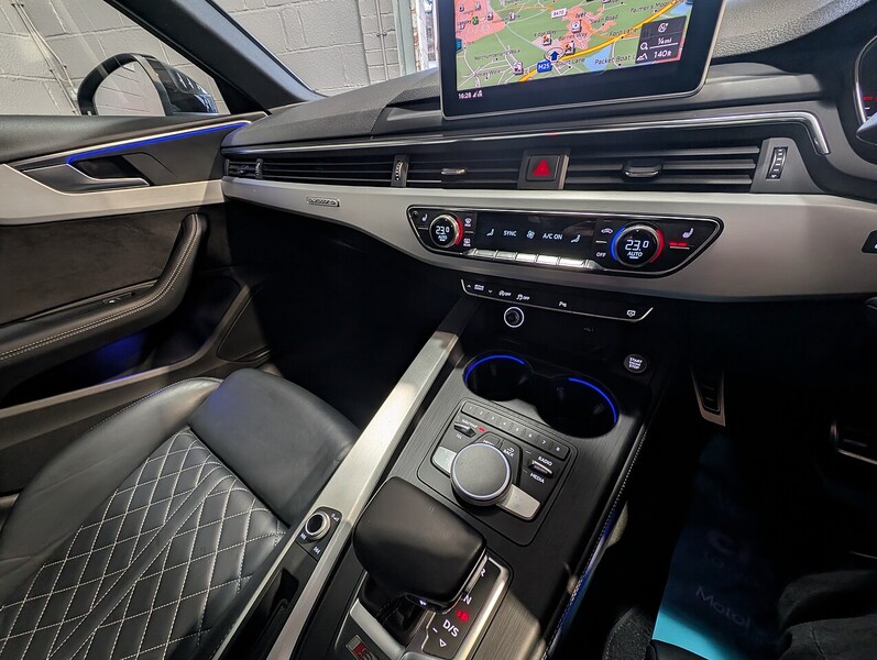 Audi 3.0 TFSI V6 Estate 5dr Petrol Tiptronic quattro Euro 6 (s/s) (354 ps)