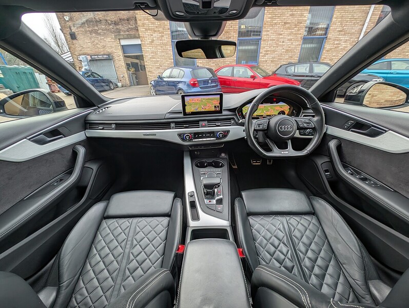 Audi 3.0 TFSI V6 Estate 5dr Petrol Tiptronic quattro Euro 6 (s/s) (354 ps)