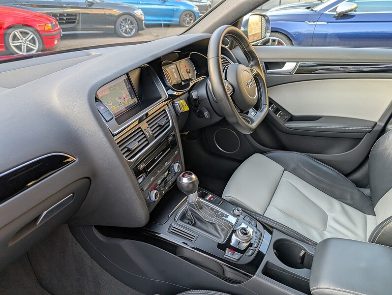 Audi 3.0 TFSI V6 Estate 5dr Petrol S Tronic quattro Euro 5 (s/s) (333 ps)