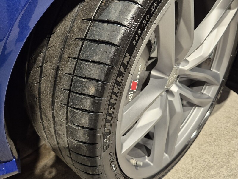 Audi 4.0 TFSI V8 Estate 5dr Petrol Tiptronic quattro Euro 6 (s/s) (560 ps)