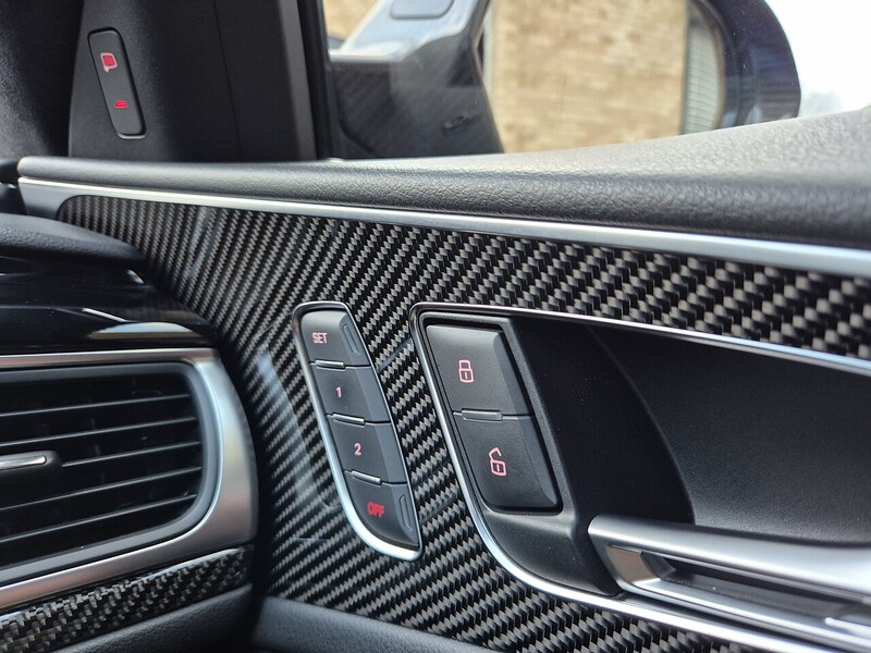 Audi 4.0 TFSI V8 Estate 5dr Petrol Tiptronic quattro Euro 6 (s/s) (560 ps)