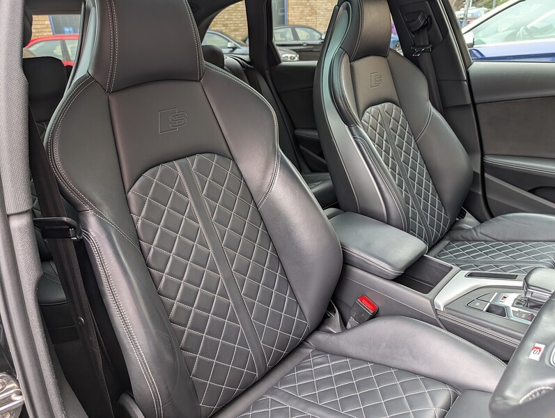 Audi 3.0 TFSI V6 Estate 5dr Petrol Tiptronic quattro Euro 6 (s/s) (354 ps)
