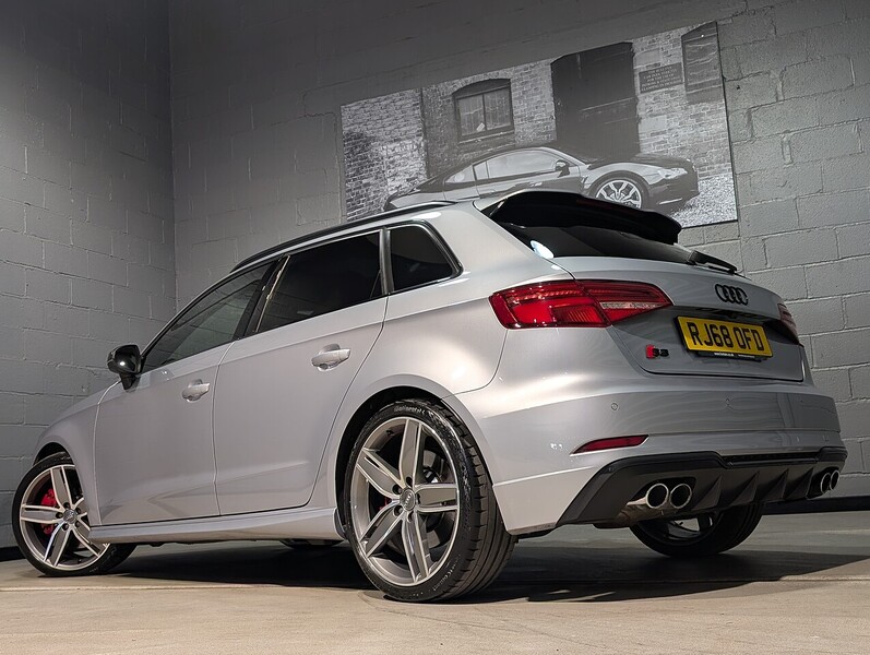 Audi 2.0 TFSI Black Edition Sportback 5dr Petrol S Tronic quattro Euro 6 (s/s) (300 ps)