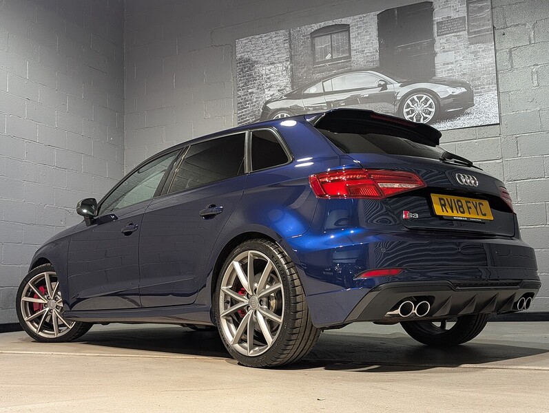 Audi 2.0 TFSI Black Edition Sportback 5dr Petrol S Tronic quattro Euro 6 (s/s) (310 ps)
