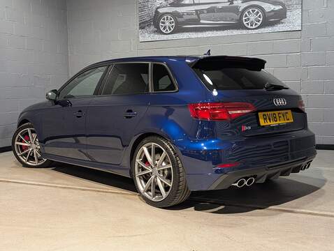 Audi 2.0 TFSI Black Edition Sportback 5dr Petrol S Tronic quattro Euro 6 (s/s) (310 ps)