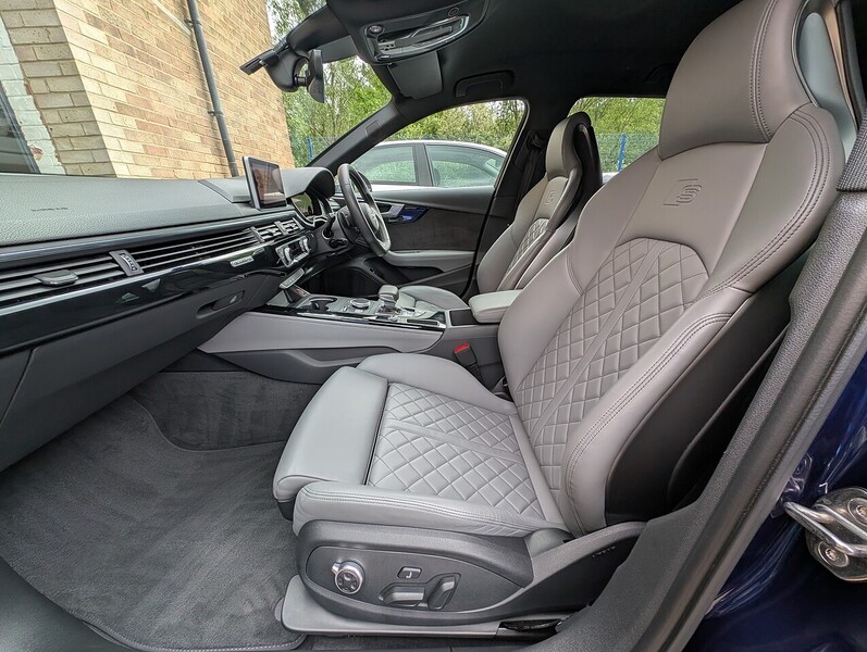Audi 3.0 TFSI V6 Estate 5dr Petrol Tiptronic quattro Euro 6 (s/s) (354 ps)