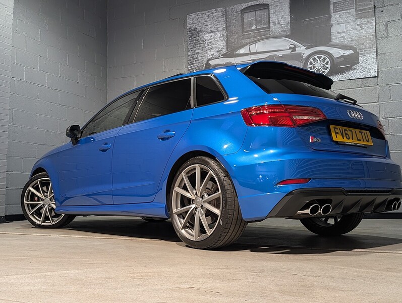 Audi 2.0 TFSI Black Edition Sportback 5dr Petrol S Tronic quattro Euro 6 (s/s) (310 ps)