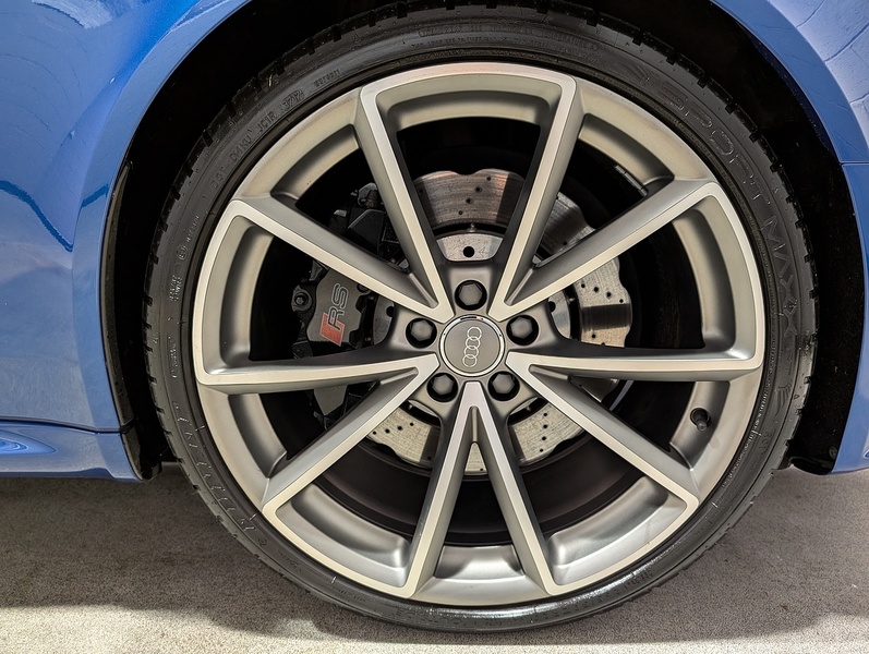 Audi 4.2 FSI V8 Estate 5dr Petrol S Tronic quattro Euro 5 (450 ps)