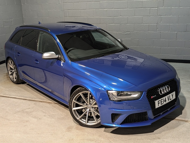 Audi 4.2 FSI V8 Estate 5dr Petrol S Tronic quattro Euro 5 (450 ps)