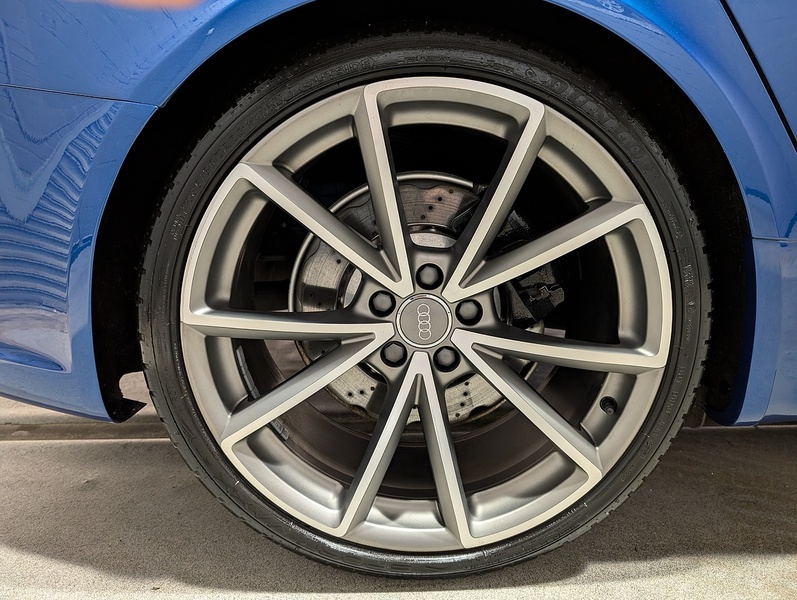 Audi 4.2 FSI V8 Estate 5dr Petrol S Tronic quattro Euro 5 (450 ps)