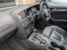 Audi RS4 Avant 4.2 FSI V8 Estate 5dr Petrol S Tronic quattro Euro 5 (450 ps) - U13628