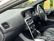 Volvo V40 T2 R-Design Pro - U10904