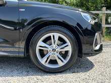 Audi Q3 TFSI CoD S line - U10947