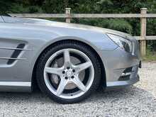 Mercedes-Benz SL SL500 V8 BlueEfficiency - U10956