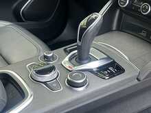 Alfa Romeo Stelvio T Lusso Ti - U10960