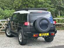 Toyota FJ Cruiser 4.0 V6 - U10976